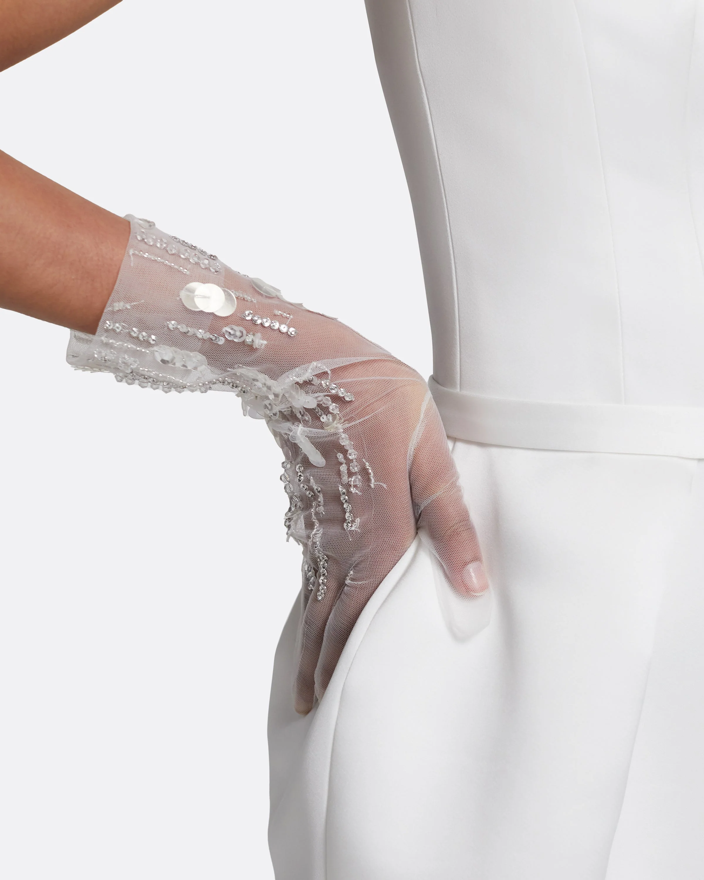 Deja Gloves in Ivory with Crystal Embellishemnt - Image 7