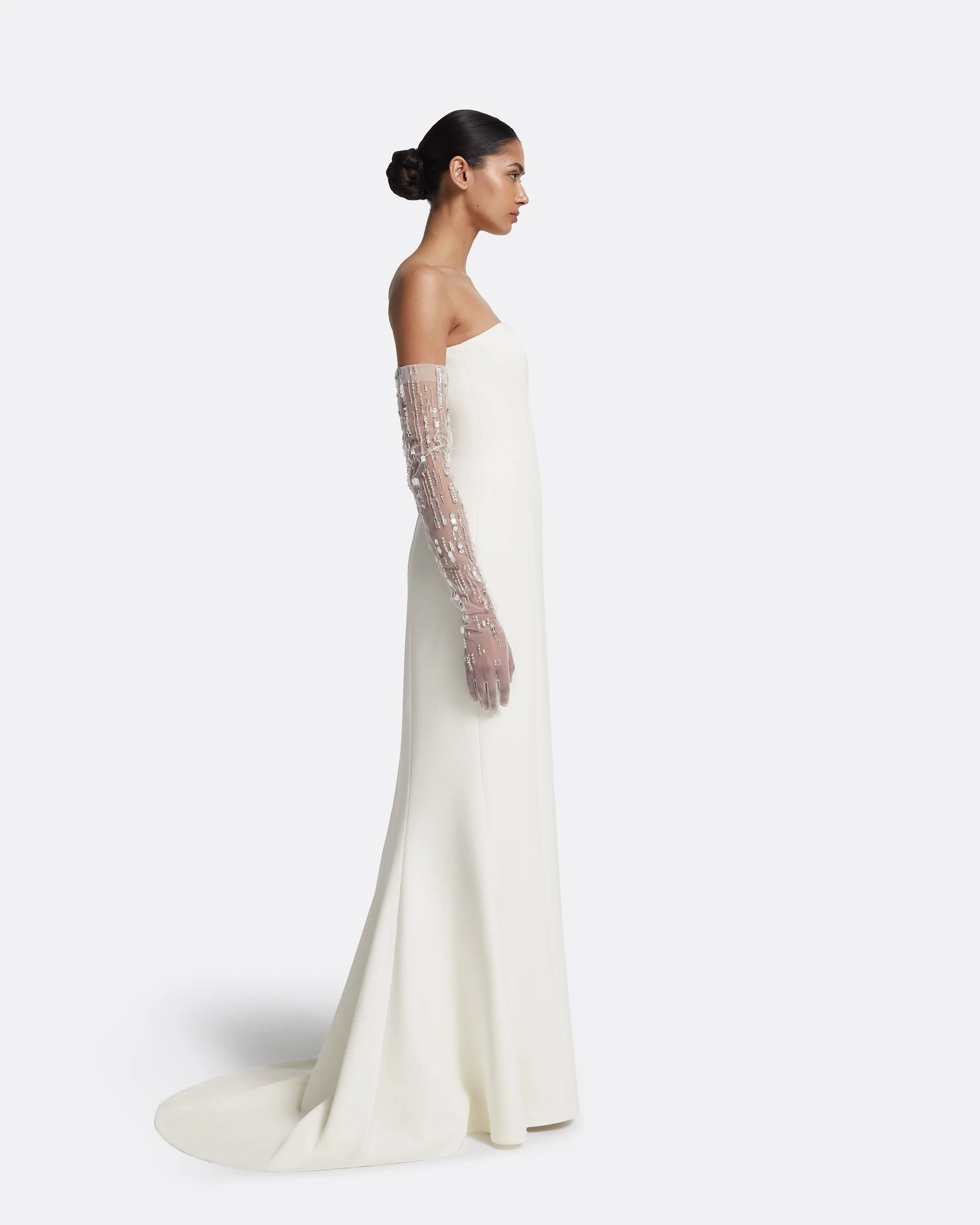 Astin Gloves in Ivory with Crystal Embellishment - Image 9